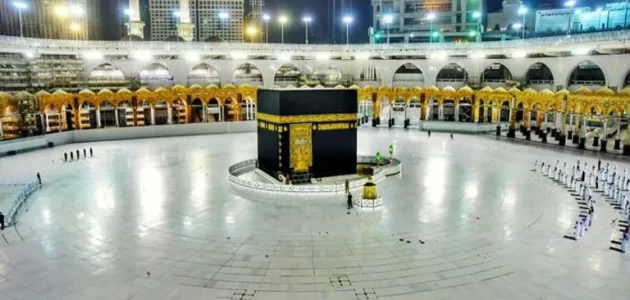 ما هي السورة التي نزلت في جوف الكعبة المشرفة