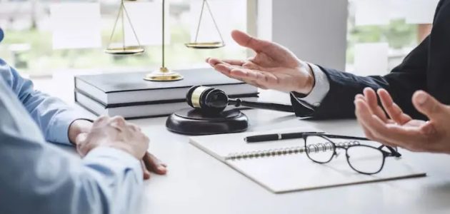 أشهر 5 محامين معتمدين في الرياض السعودية مجانا