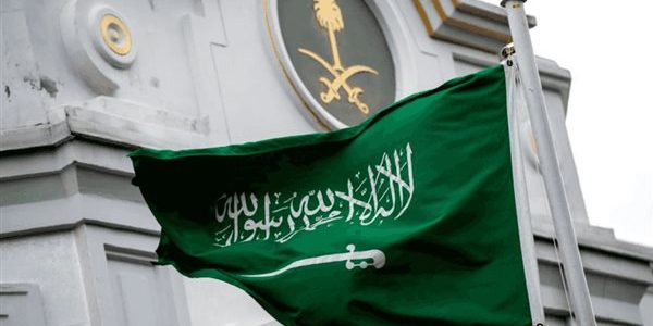 رسوم الزيارة العائلية إلى السعودية