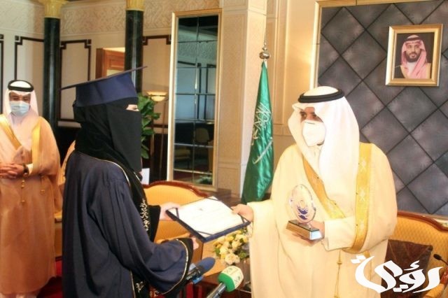أمير تبوك للفائزين بجائزة التفوق العلمي والتميز: لديكم طموح ونفتخر بكم أمير تبوك للفائزين بجائزة التفوق العلمي والتميز: لديكم طموح ونفتخر بكم