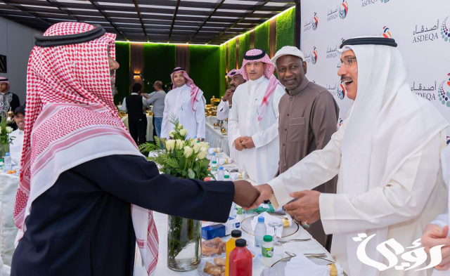 "جمعية أصدقاء" تُثمّن لرجال الأعمال عبدالله العثيم تخصيص مبلغ 20 مليون لمحفظته الوقفية للاعبين السابقين وأسرهم "جمعية أصدقاء" تُثمّن لرجال الأعمال عبدالله العثيم تخصيص مبلغ 20 مليون لمحفظته الوقفية للاعبين السابقين وأسرهم
