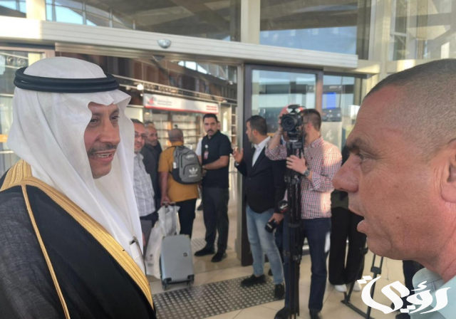 سفير المملكة في الأردن يودع 1000 حاج وحاجة فلسطيني سفير المملكة في الأردن يودع 1000 حاج وحاجة فلسطيني