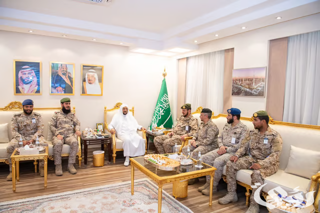 وزير الشؤون الإسلامية يستقبل وفداً من إدارة الشؤون الدينية بالقوات المسلحة وزير الشؤون الإسلامية يستقبل وفداً من إدارة الشؤون الدينية بالقوات المسلحة