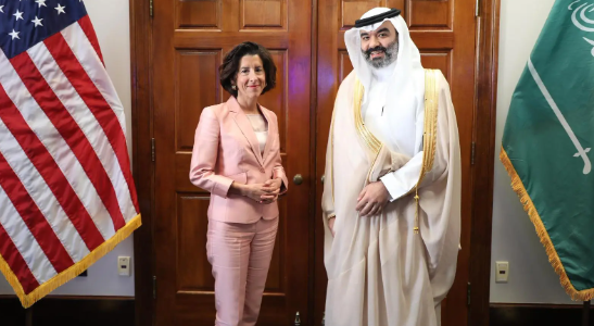 وزير الاتصالات يناقش مع وزيرة التجارة الأمريكية الشراكة الاستراتيجية بين الرياض وواشنطن