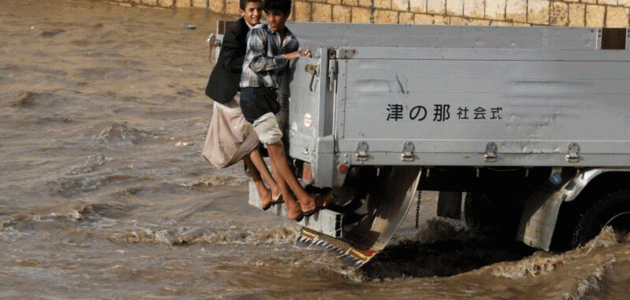 معاناة السيول وتحديات الإغاثة اليمن يستنجد في ظل السيطرة الحوثية