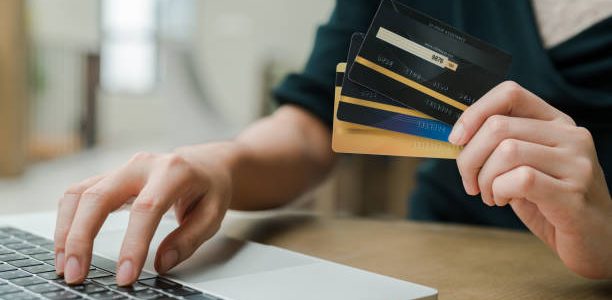 أليك 8 شروط لـ فتح حساب بنكي بدون إقامة في السعودية