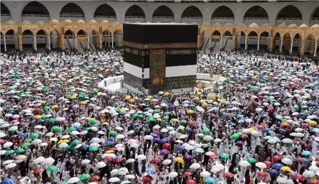 ألا يزيد تمديد الإقامة عن 90 يومًا .. أبرز قرارات وضوابط تأشيرة العمرة الجديدة بالسعودية 1446 ألا يزيد تمديد الإقامة عن 90 يومًا .. أبرز قرارات وضوابط تأشيرة العمرة الجديدة بالسعودية 1446