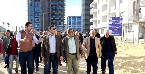 اللمسات النهائية.. وزير الإسكان يَتفقد أنظمة تشغيل أبراج المنطقة الشاطئية بالعلمين