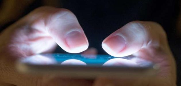 تحذير من ميزة جديدة في آيفون قد تكون سببًا في اختراق القراصنة للهواتف وسرقة البيانات