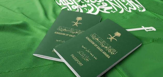الجوازات توضح الإجراءات وتجيب.. هل يمكن تجديد هوية مقيم وتمديد تأشيرة الخروج والعودة للمقيمين خارج المملكة؟